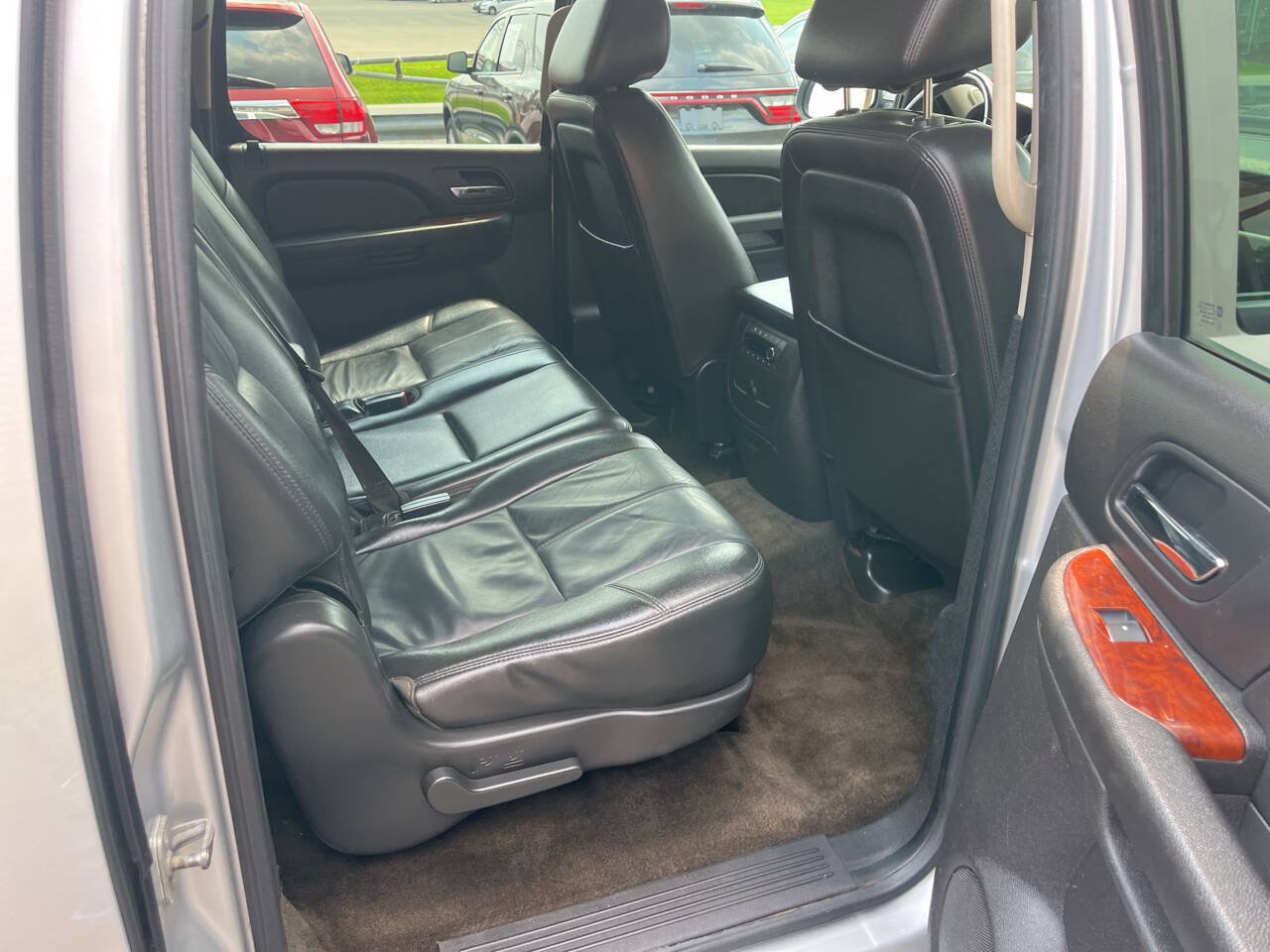 Used 2012 Chevrolet Suburban LT AWD/4WD image 27