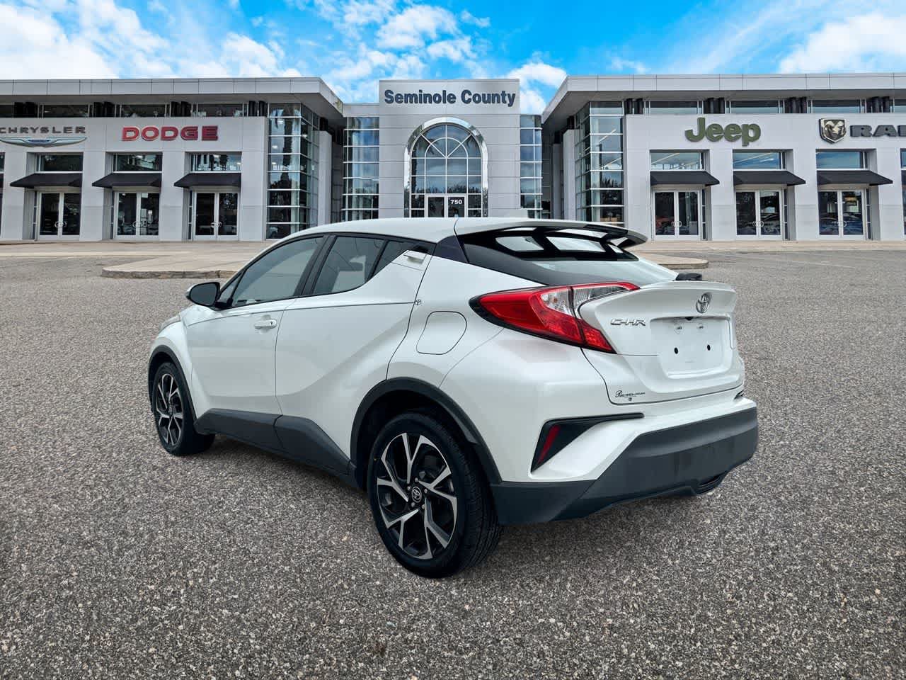 Used 2021 Toyota C-HR XLE FWD image 6