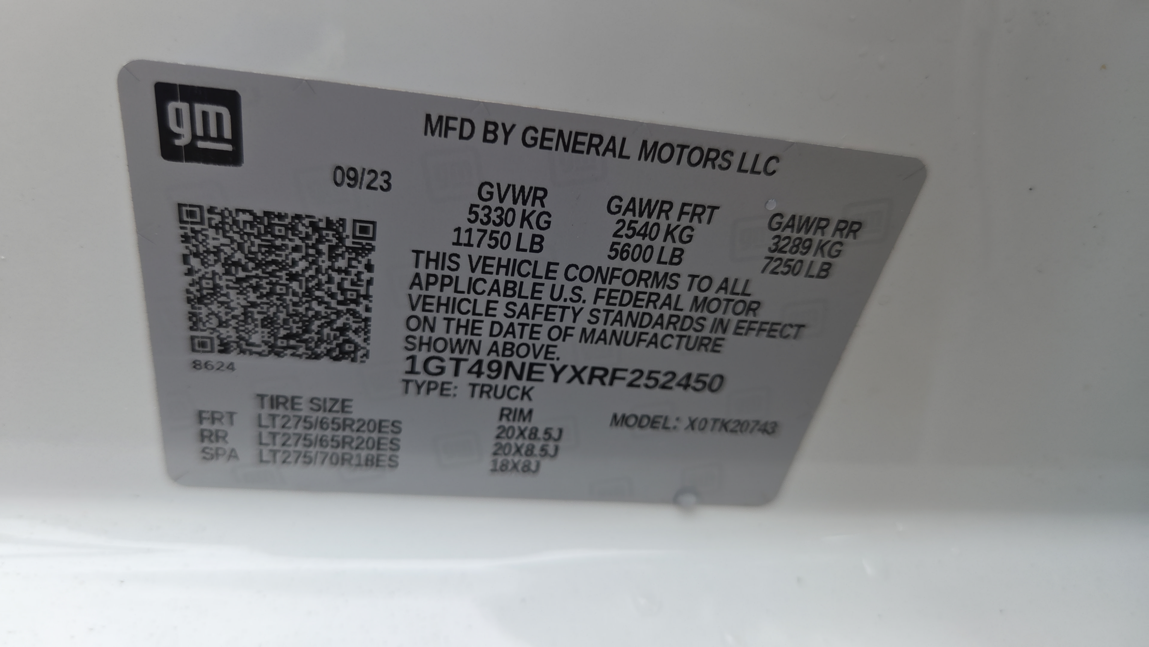 Used 2024 GMC Sierra 2500 SLT w/ SLT Premium Package AWD/4WD image 16