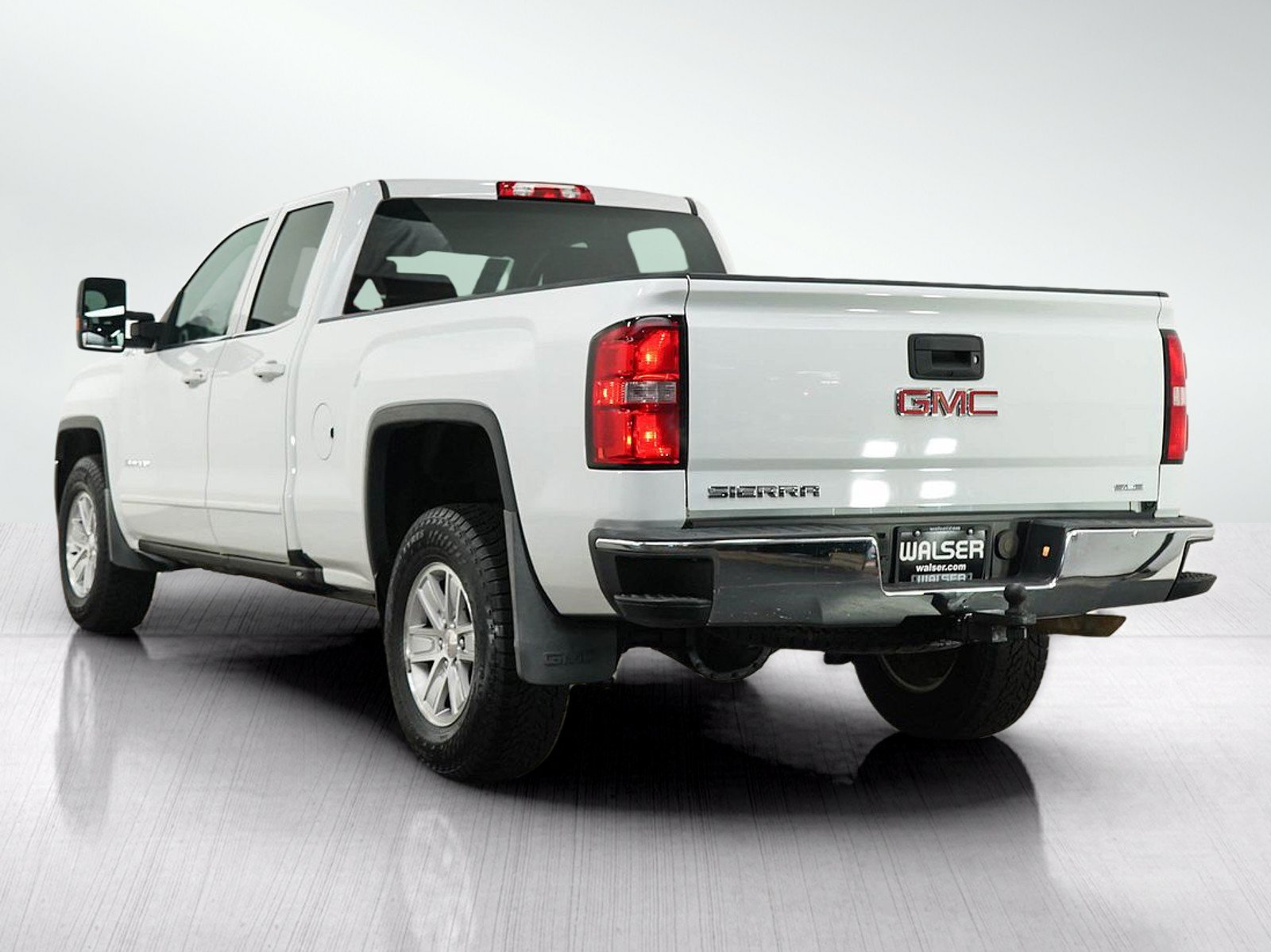 Used 2018 GMC Sierra 1500 SLE AWD/4WD image 4
