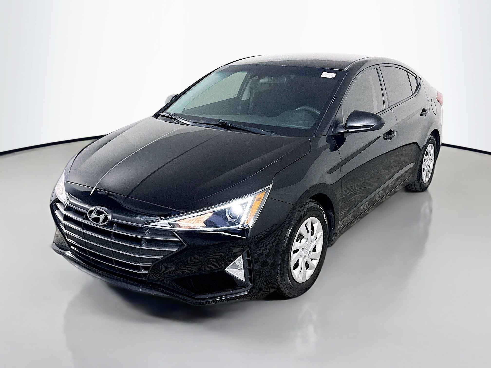 Used 2020 Hyundai Elantra SE w/ Cargo Package (C1) image 4