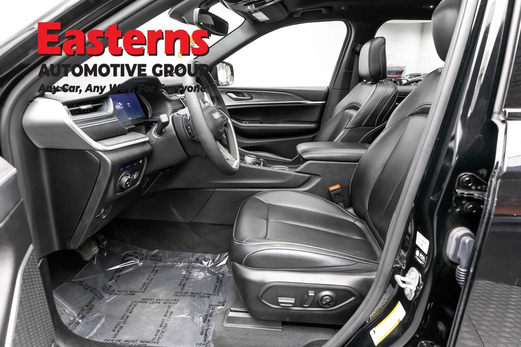 Used 2024 Jeep Grand Cherokee Limited 4xe AWD/4WD image 14