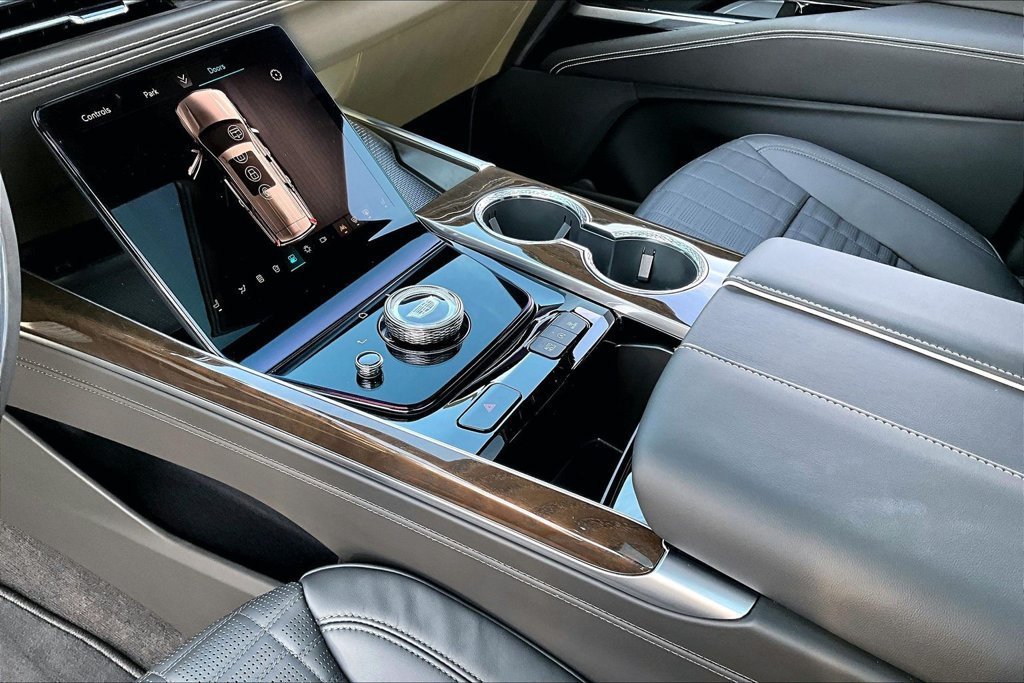 New 2026 Cadillac Escalade Platinum Sport AWD/4WD image 8