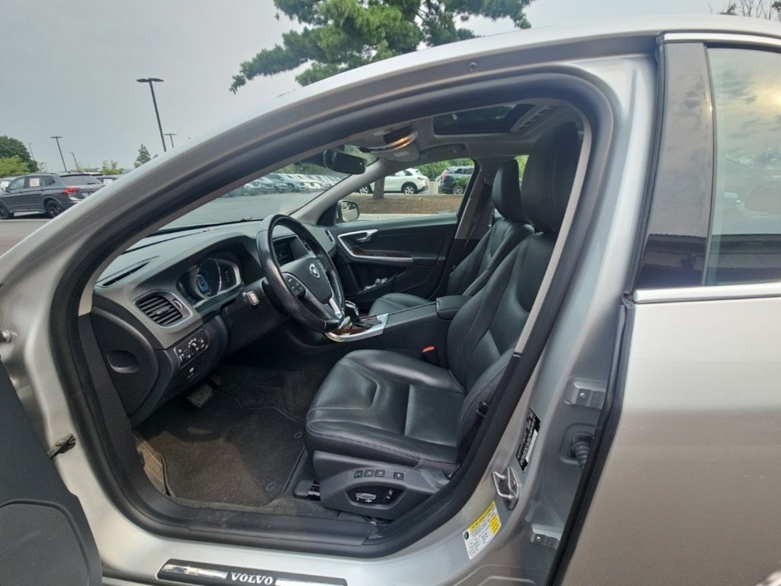 Used 2015 Volvo S60 T5 Premier w/ Climate Package FWD image 7