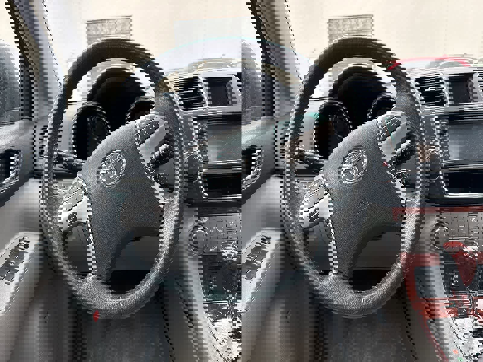 Used 2013 Toyota Highlander Limited image 16