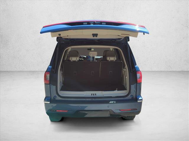 Used 2020 Lincoln Navigator Reserve image 9