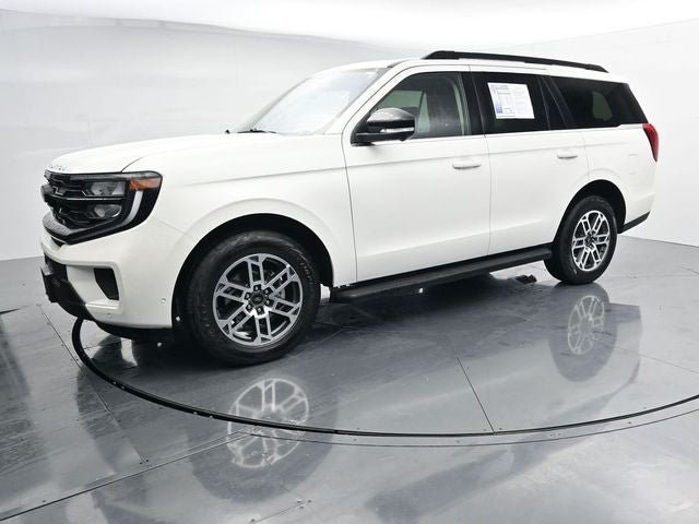 Certified 2025 Ford Expedition Active AWD/4WD image 4