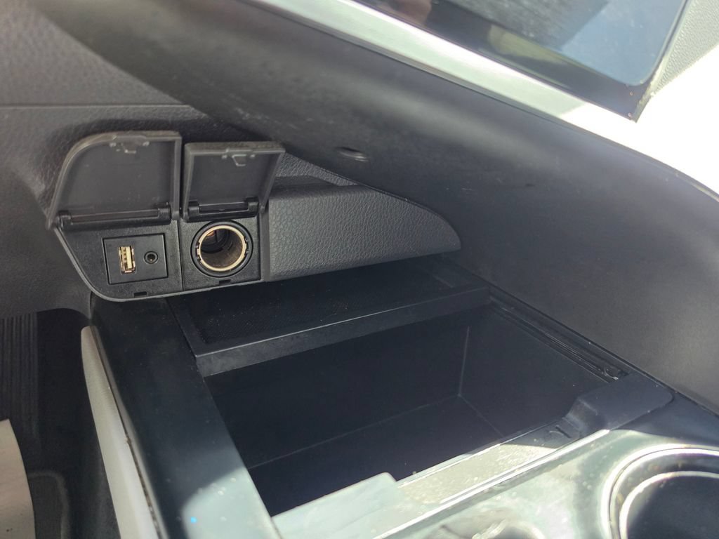 Used 2019 Toyota Camry LE FWD image 22