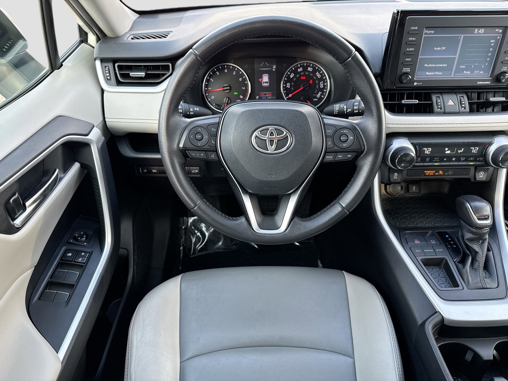 Used 2021 Toyota RAV4 XLE Premium image 17