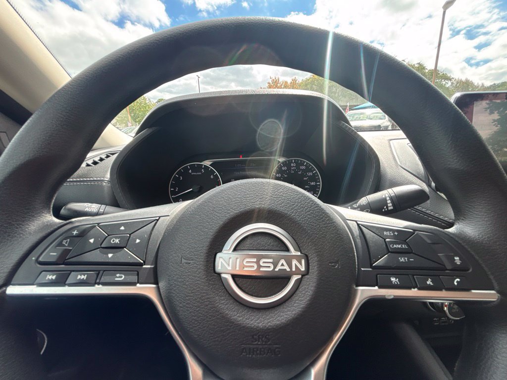 Used 2024 Nissan Sentra SV FWD image 13
