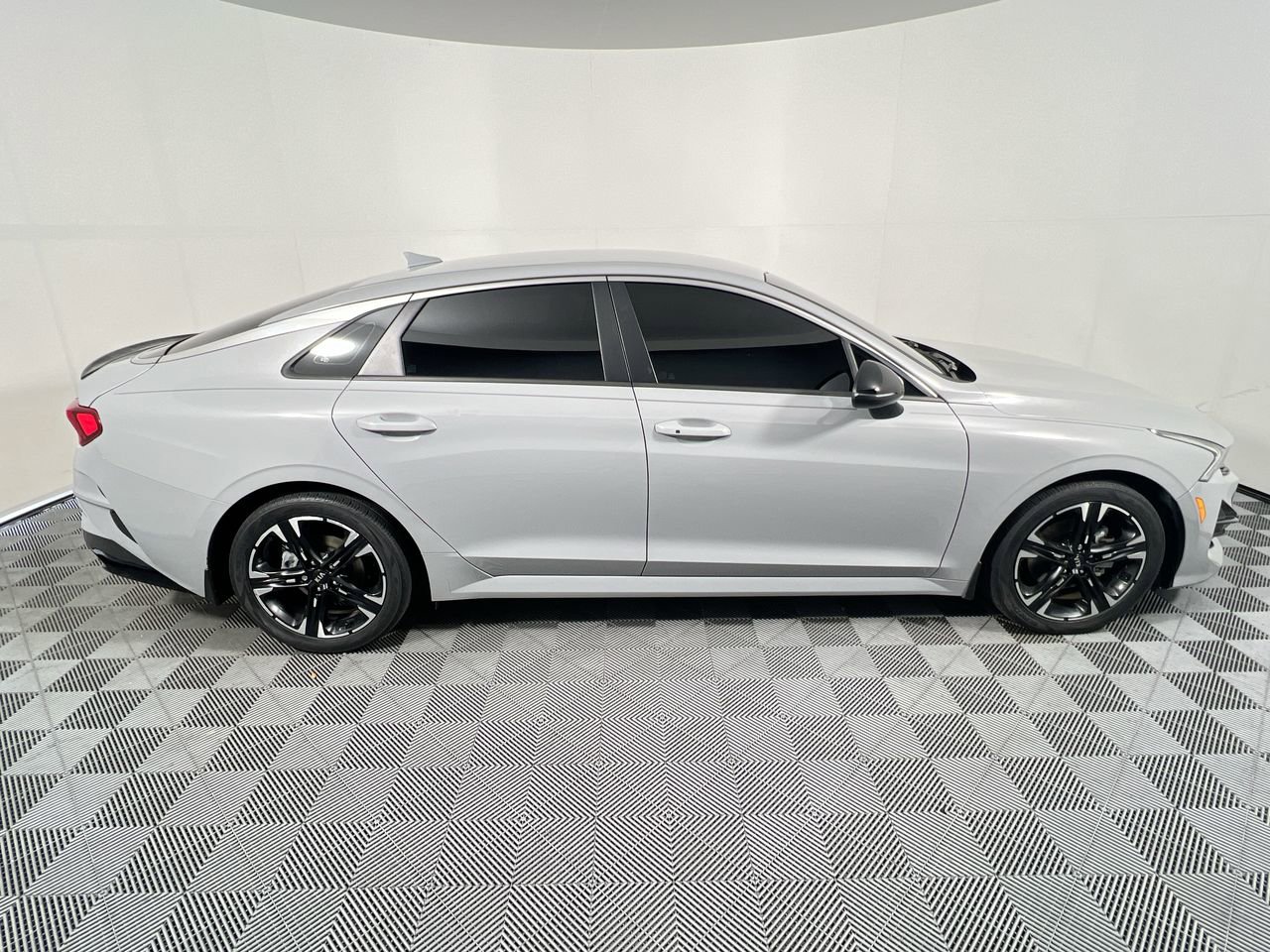 Used 2021 Kia K5 GT-Line FWD image 2