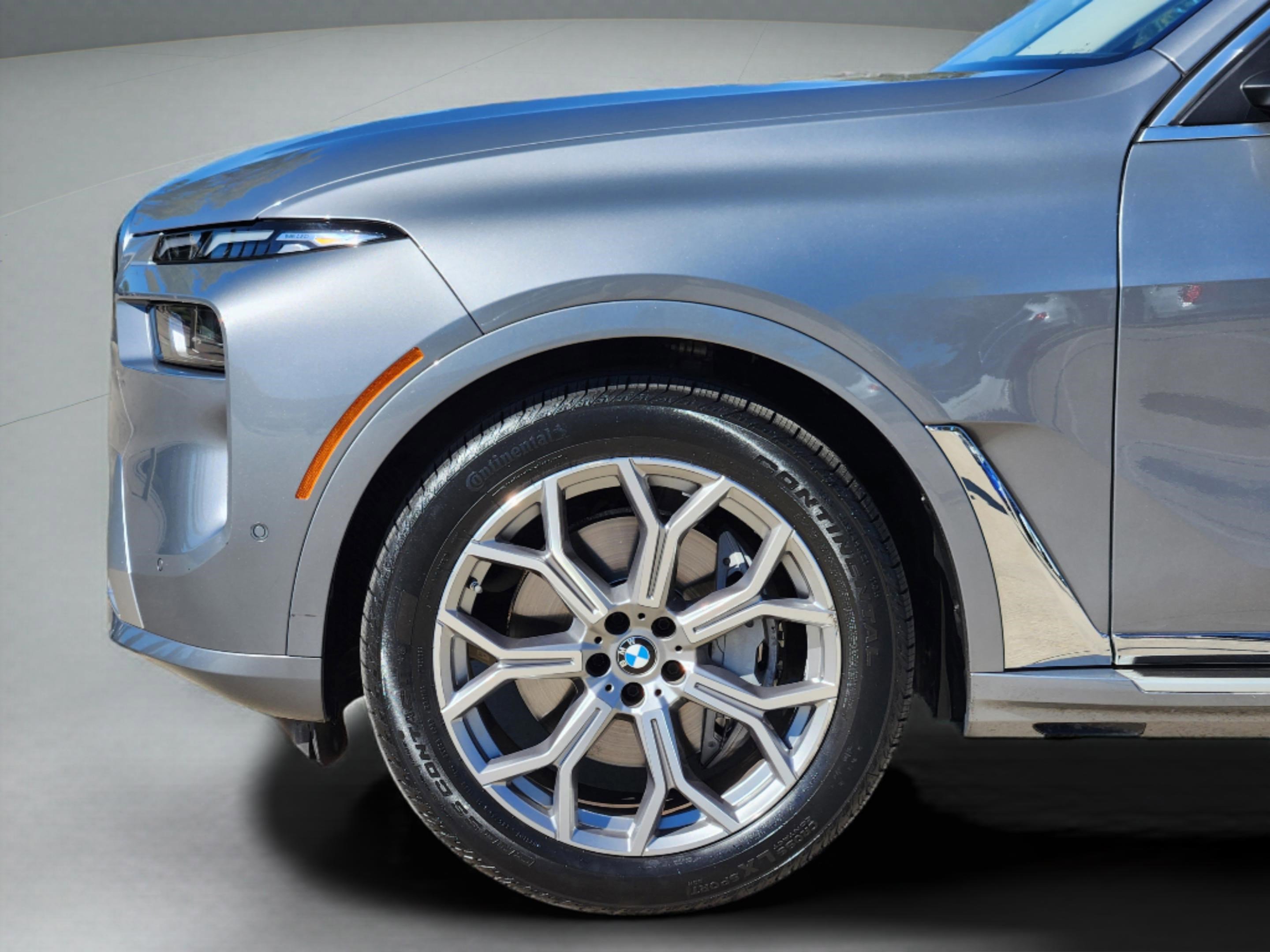 Used 2024 BMW X7 xDrive40i w/ Premium Package image 30