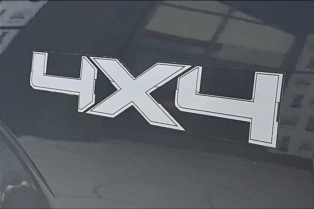 Used 2011 Ford F150 XLT w/ XLT Chrome Pkg AWD/4WD image 23