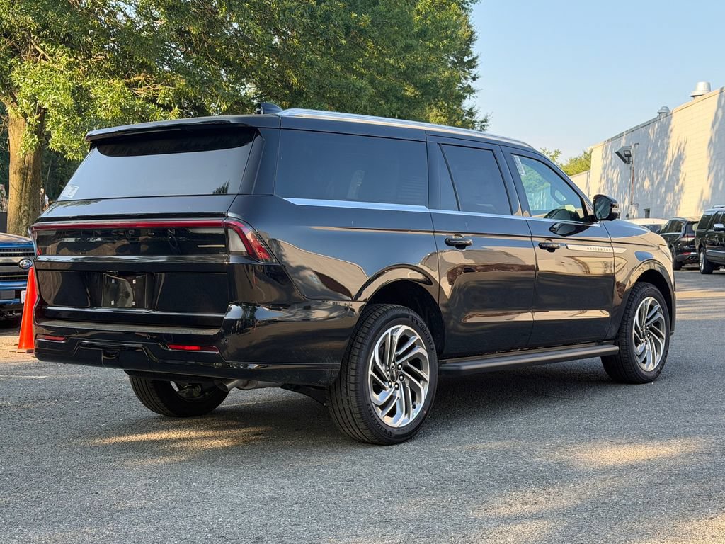New 2027 Lincoln Navigator L Premier AWD/4WD image 5