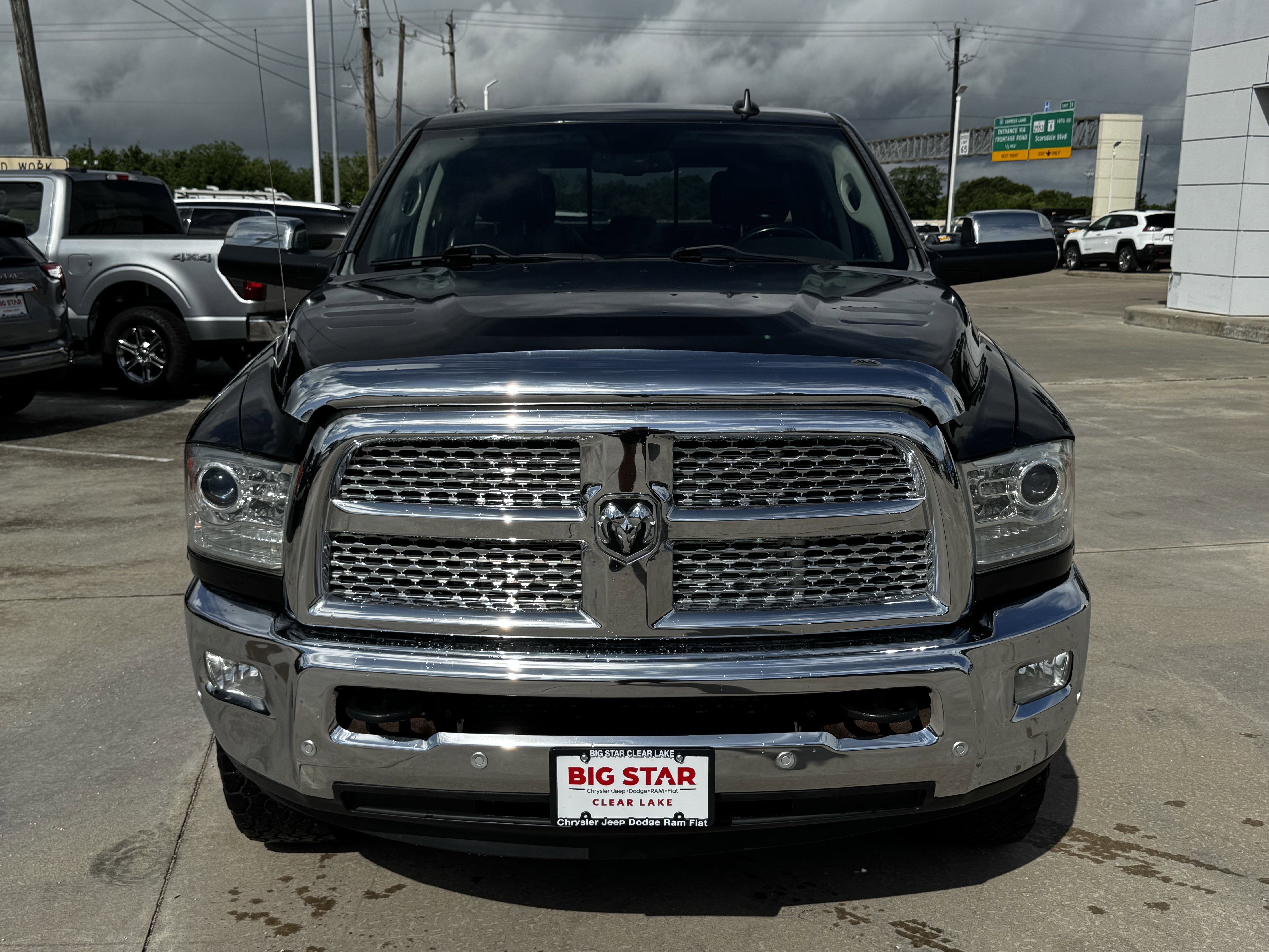 Used 2016 RAM 2500 Laramie w/ Convenience Group AWD/4WD image 3