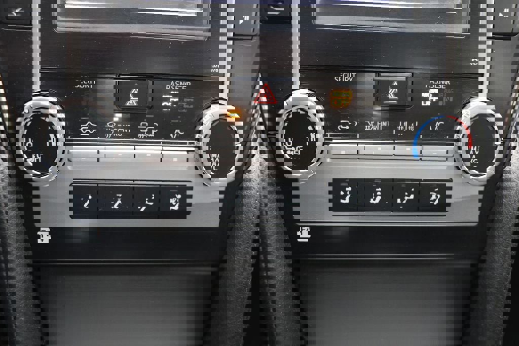 Used 2013 Toyota Camry SE image 22