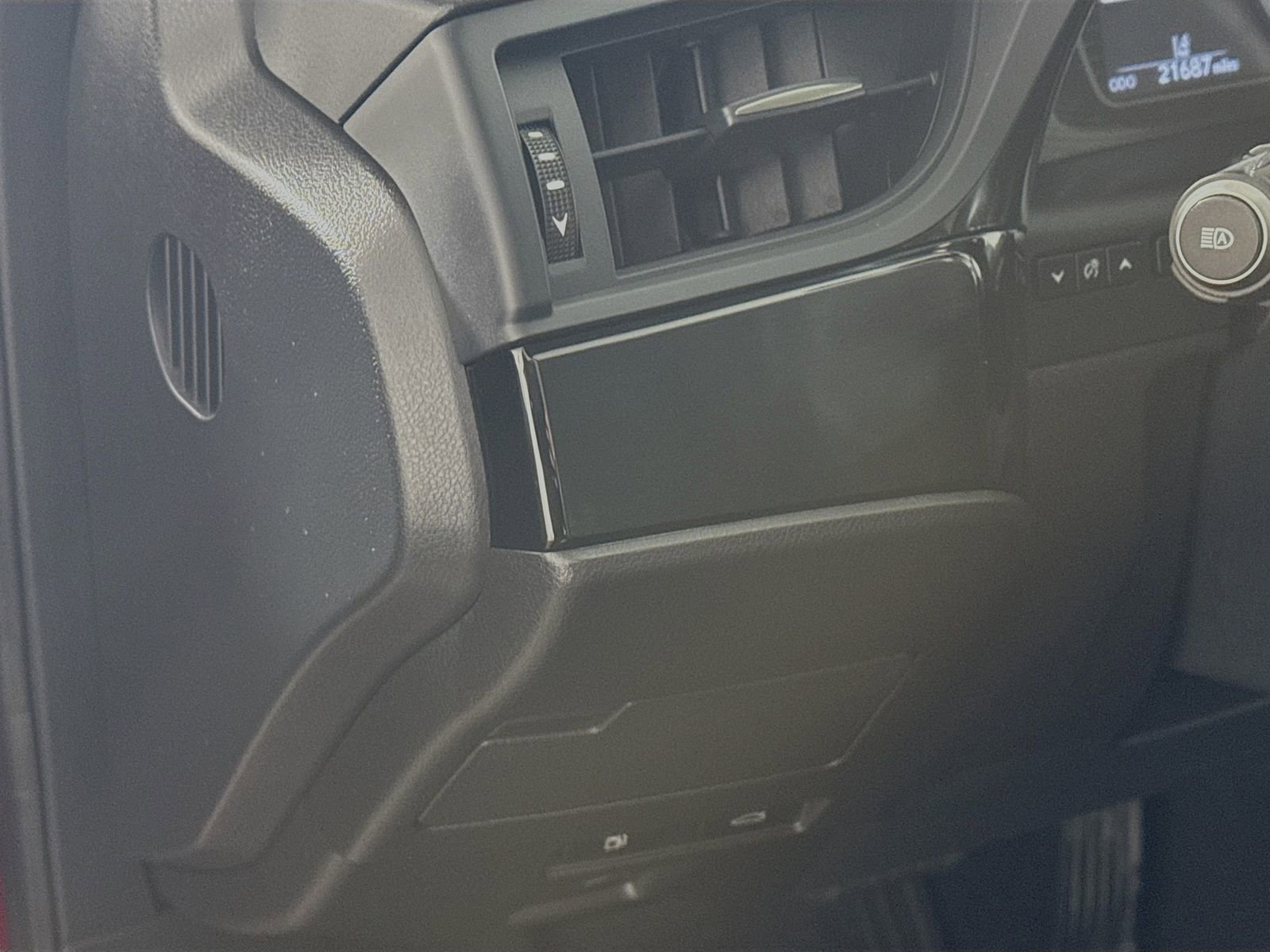 Used 2023 Lexus ES 250 w/ Premium Package image 3