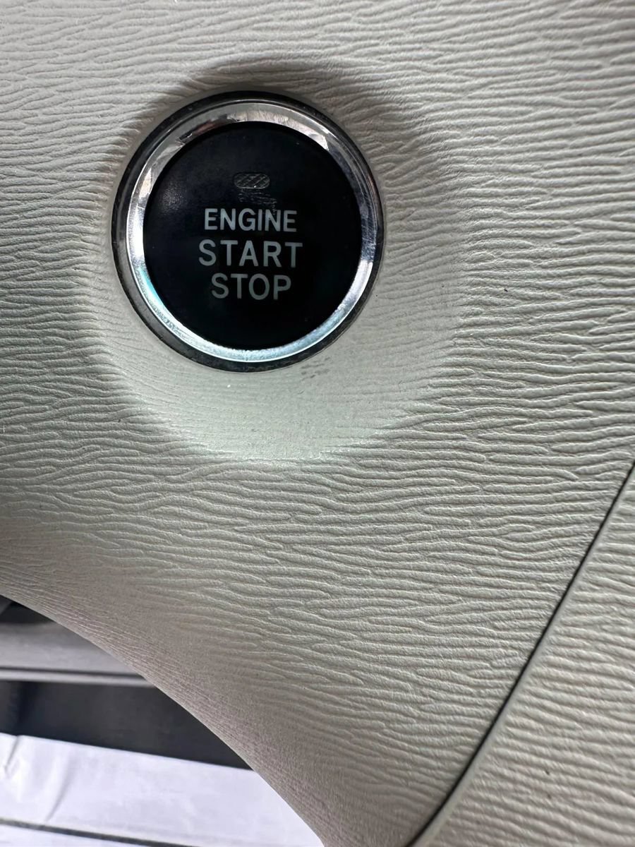 Used 2011 Toyota Sienna XLE w/ XLE Navigation Pkg FWD image 15
