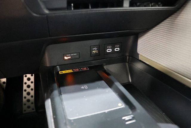Used 2025 Toyota Camry SE FWD image 28