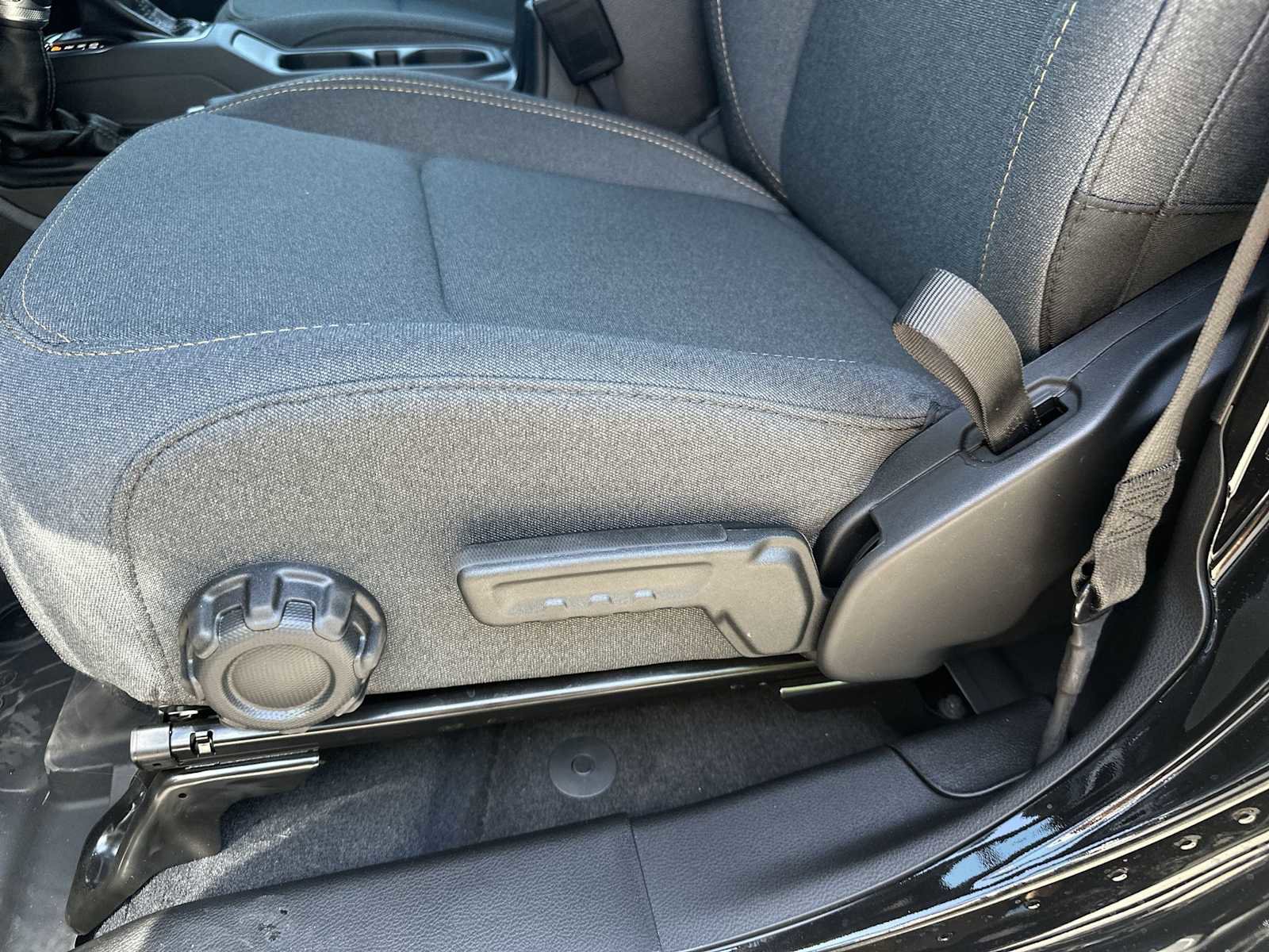 New 2025 Jeep Gladiator Sport image 14