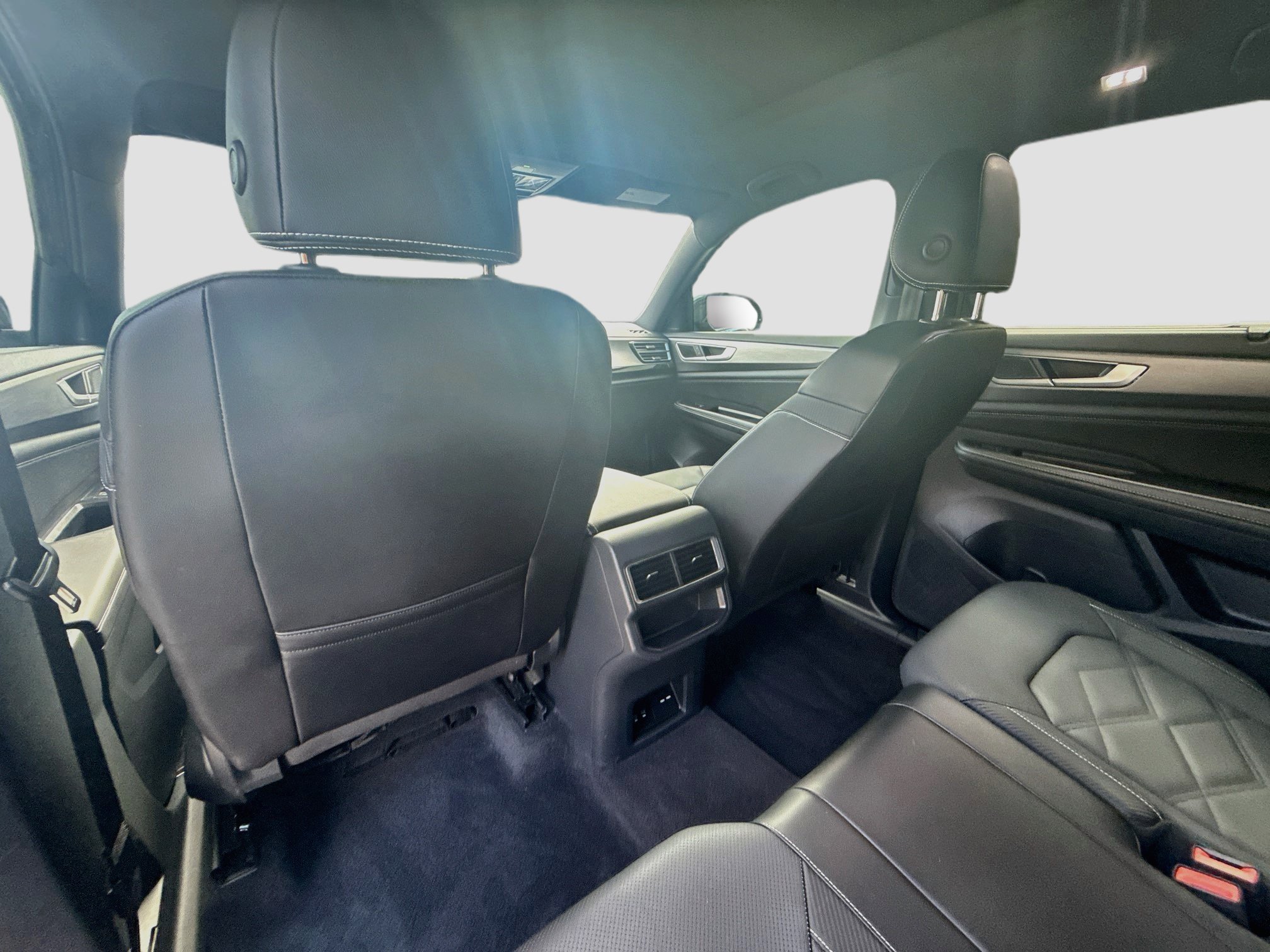 Certified 2024 Volkswagen Atlas Cross Sport SE FWD image 24