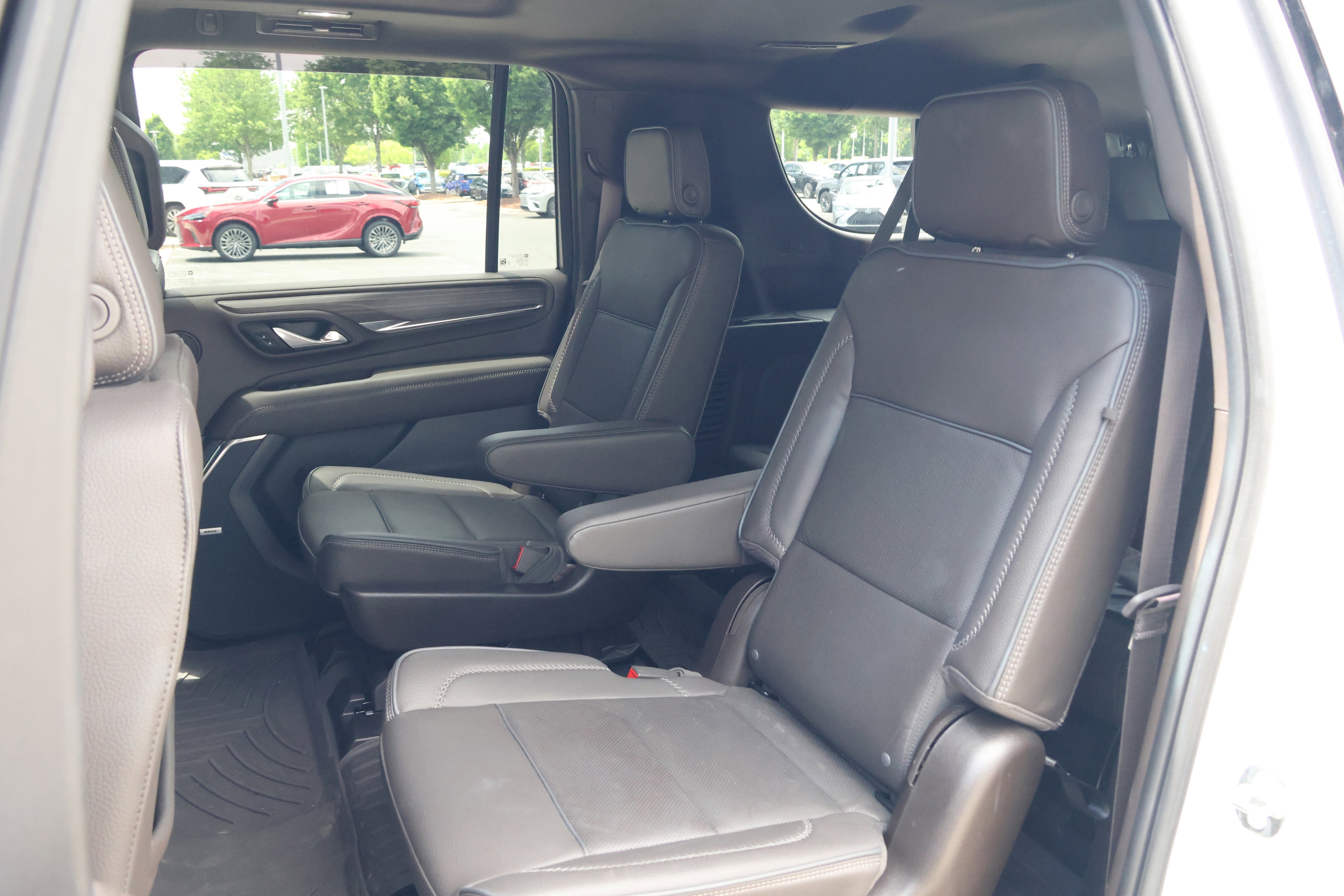 Used 2023 GMC Yukon XL Denali AWD/4WD image 35