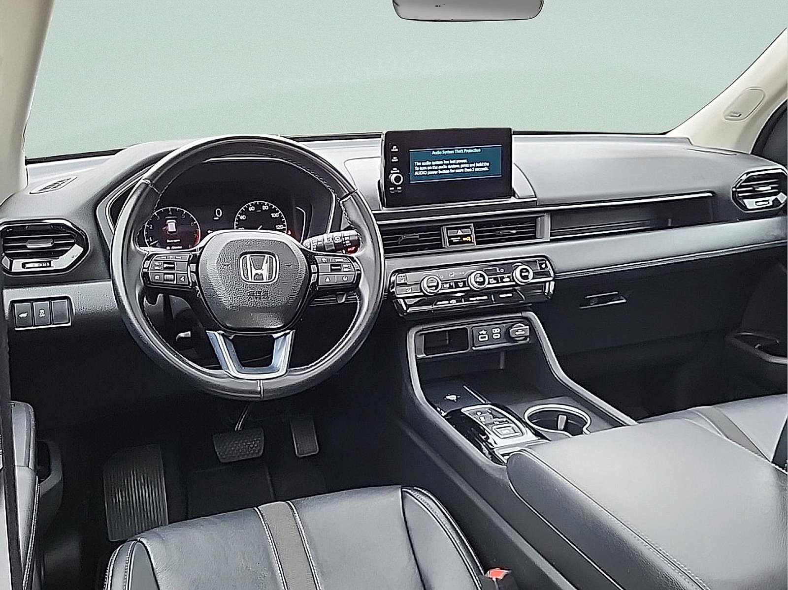 Used 2024 Honda Pilot Touring image 16