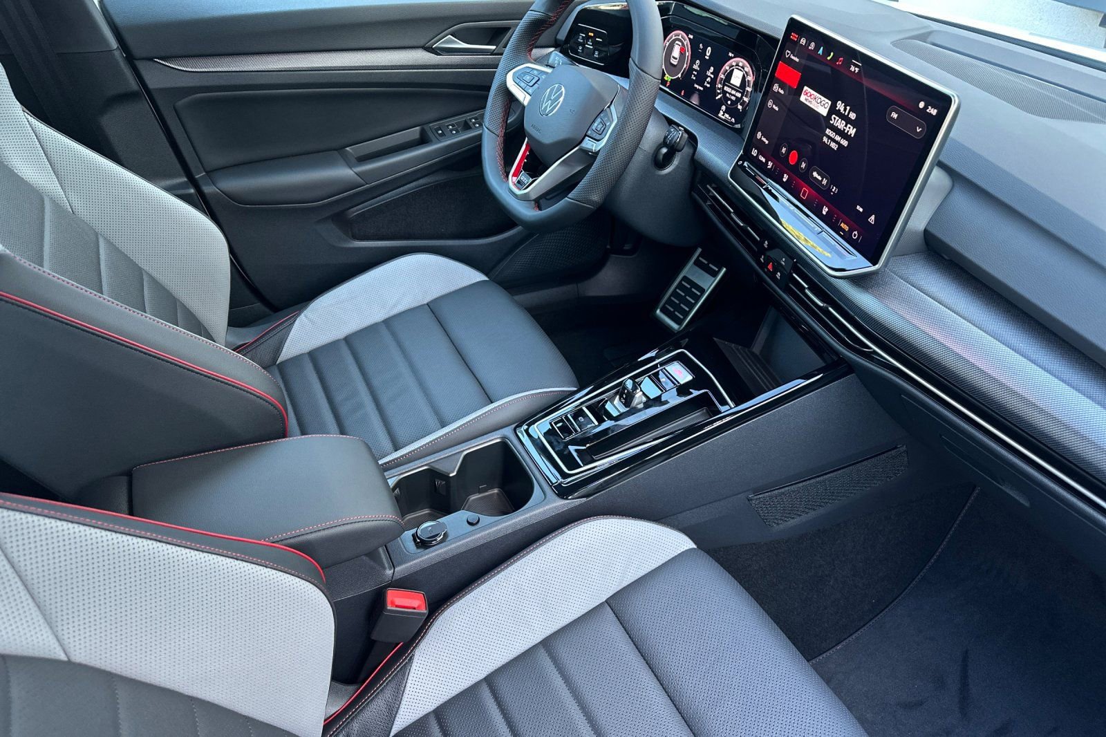 New 2026 Volkswagen GTI SE image 14