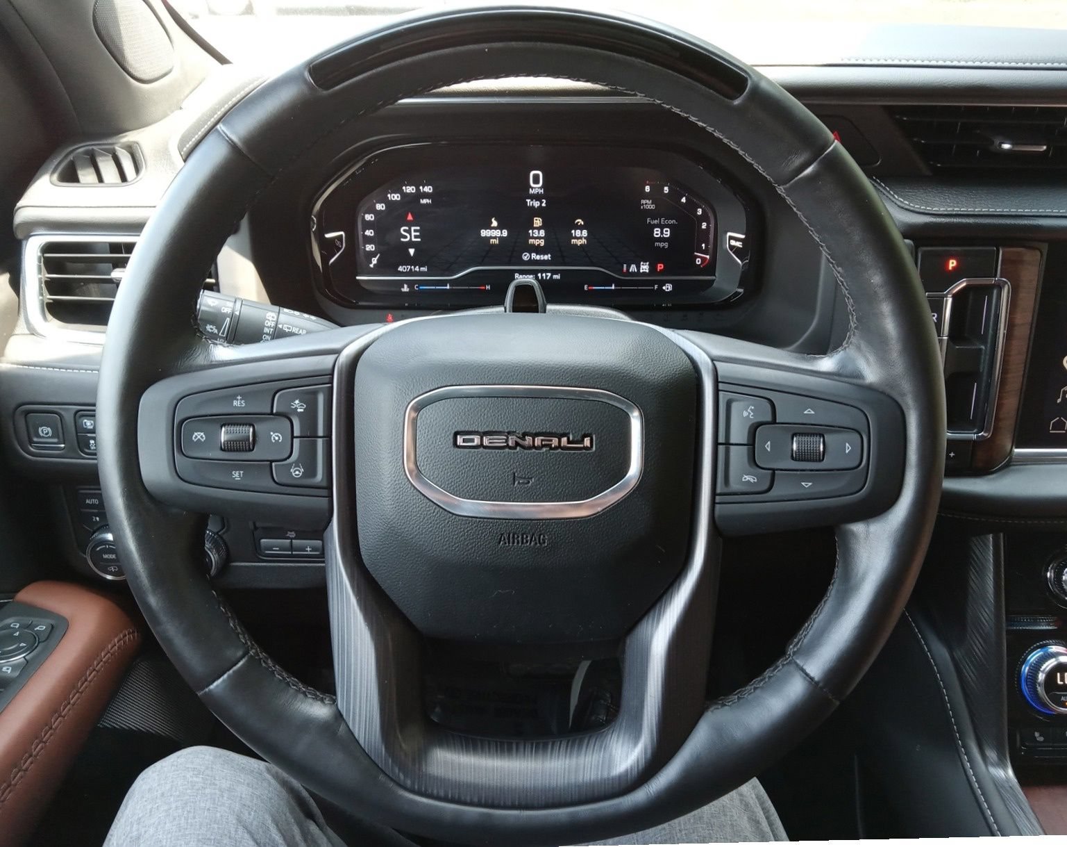 Used 2023 GMC Yukon Denali Ultimate AWD/4WD image 14