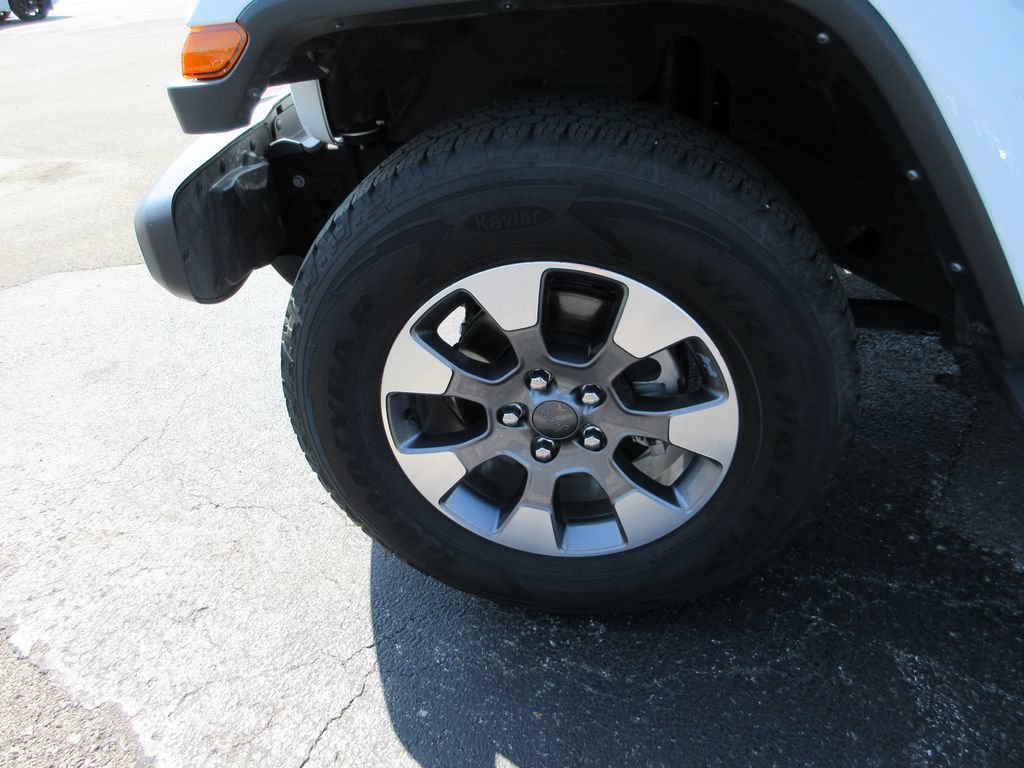 Used 2023 Jeep Wrangler Unlimited Sahara w/ LED Lighting Group AWD/4WD image 14