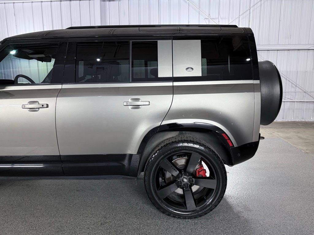 Used 2023 Land Rover Defender 110 X AWD/4WD image 11