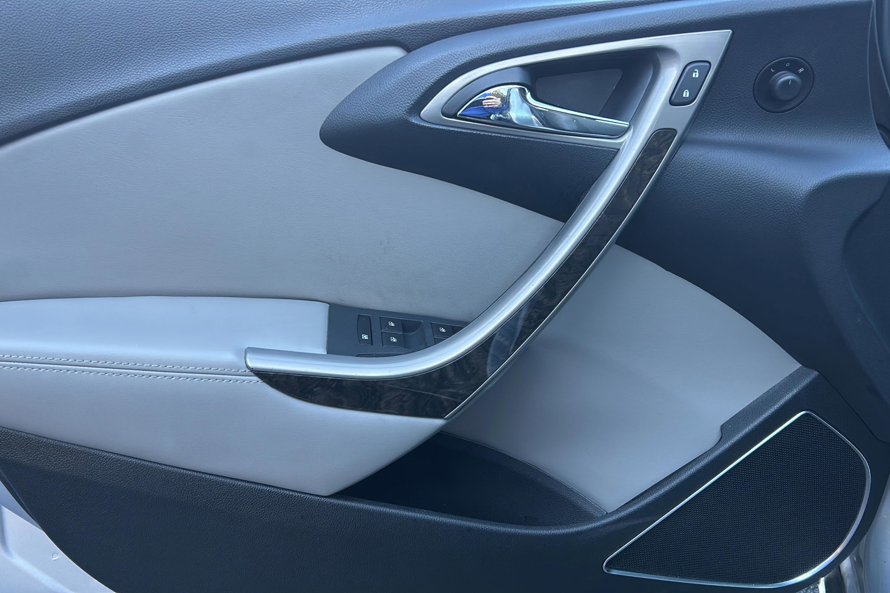 Used 2016 Buick Verano Convenience w/ Driver Confidence Package image 41