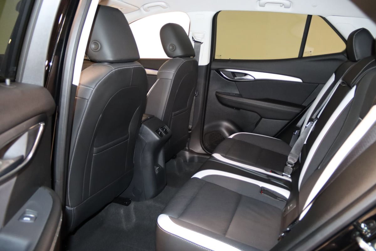 Used 2025 Buick Envision Sport Touring AWD/4WD image 54