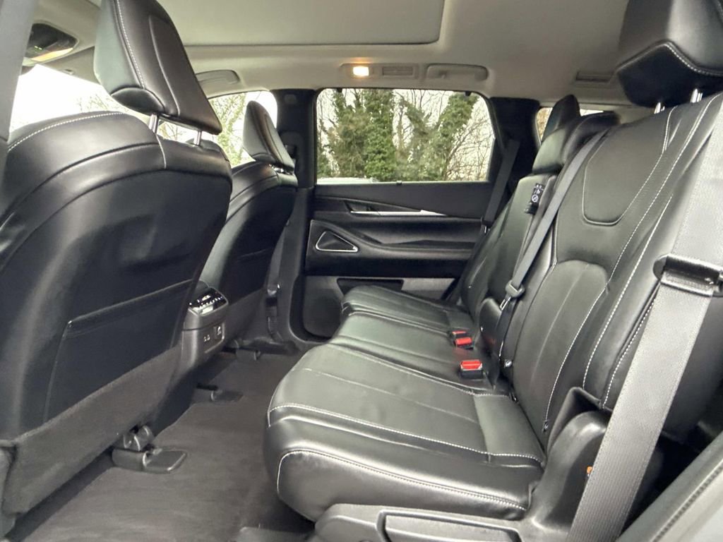 Used 2022 INFINITI QX60 Sensory w/ Cargo Package image 18