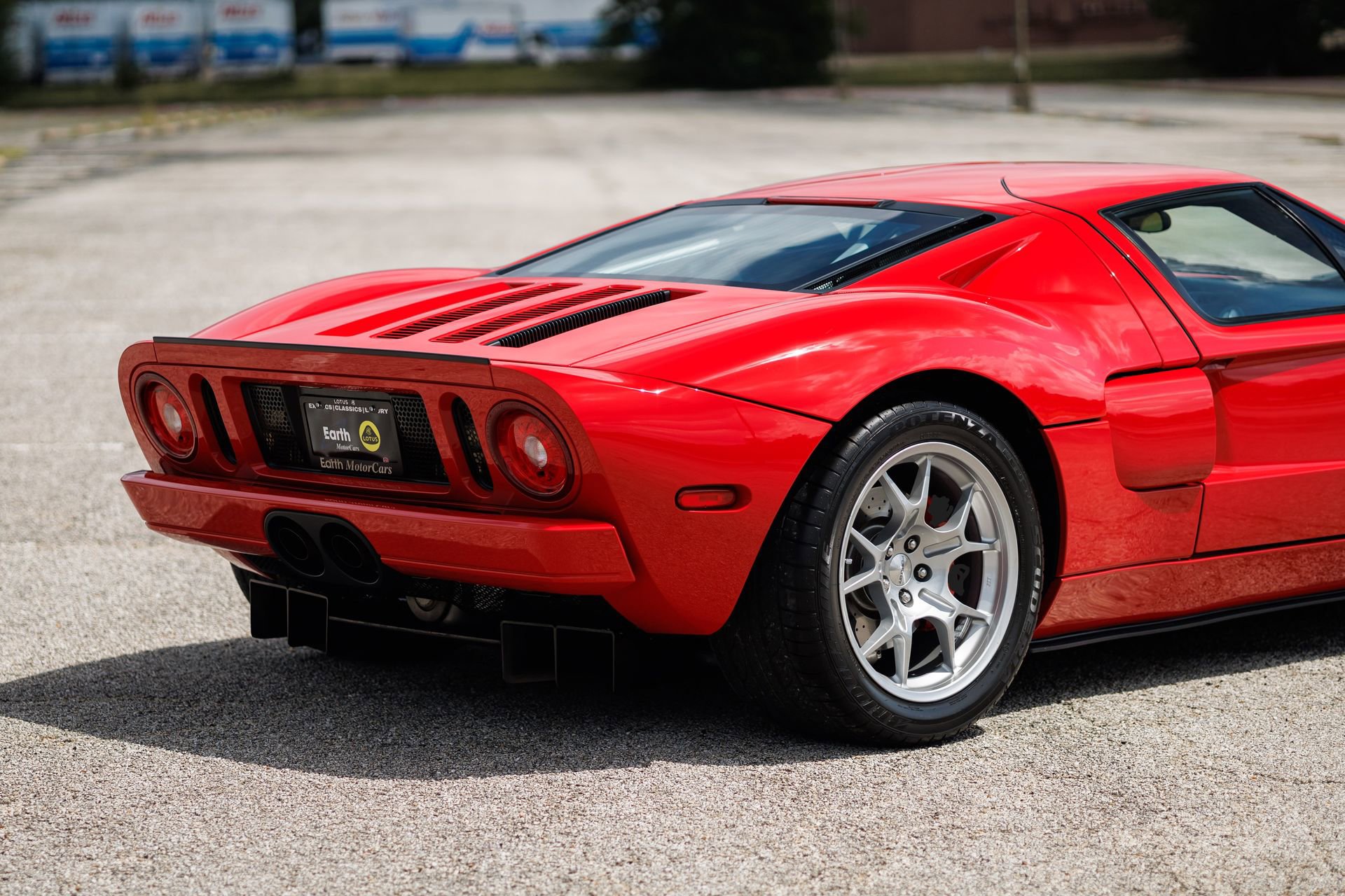 Used 2005 Ford GT RWD image 21