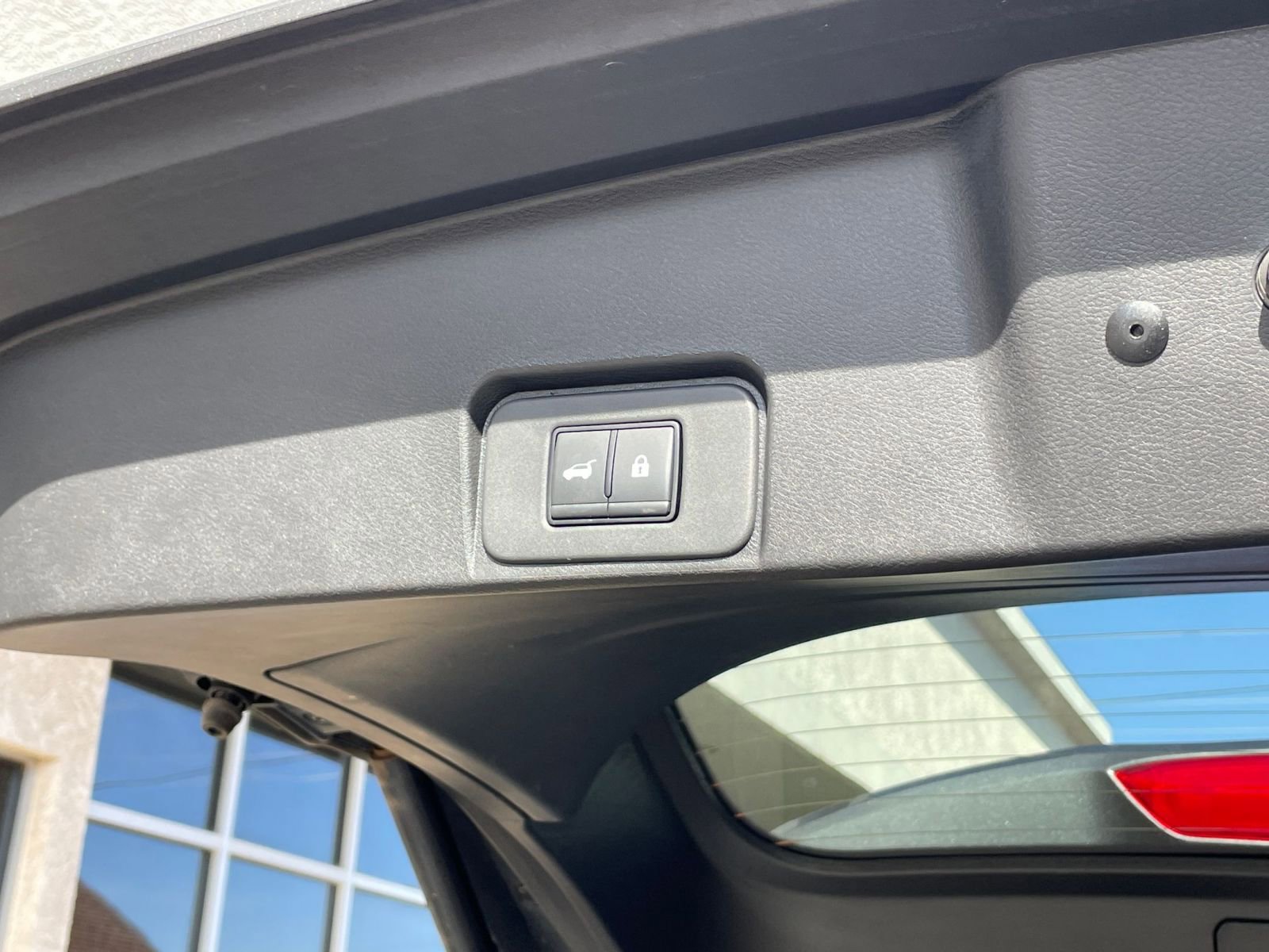 Used 2025 Nissan Rogue SV image 23