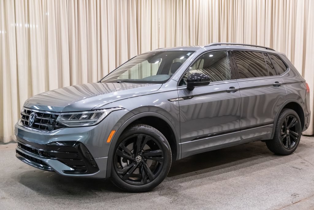 Certified 2024 Volkswagen Tiguan SE R-Line AWD/4WD image 2