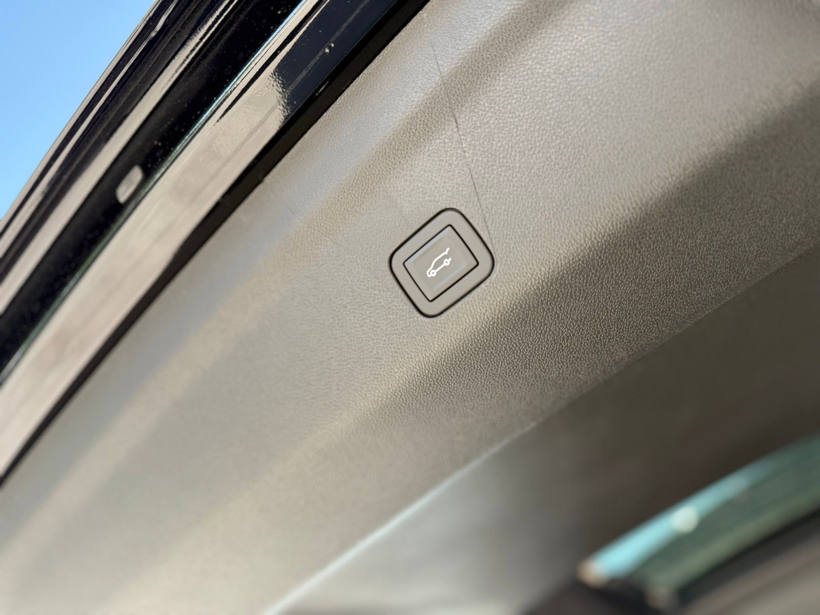 New 2026 Chevrolet Tahoe High Country AWD/4WD image 26