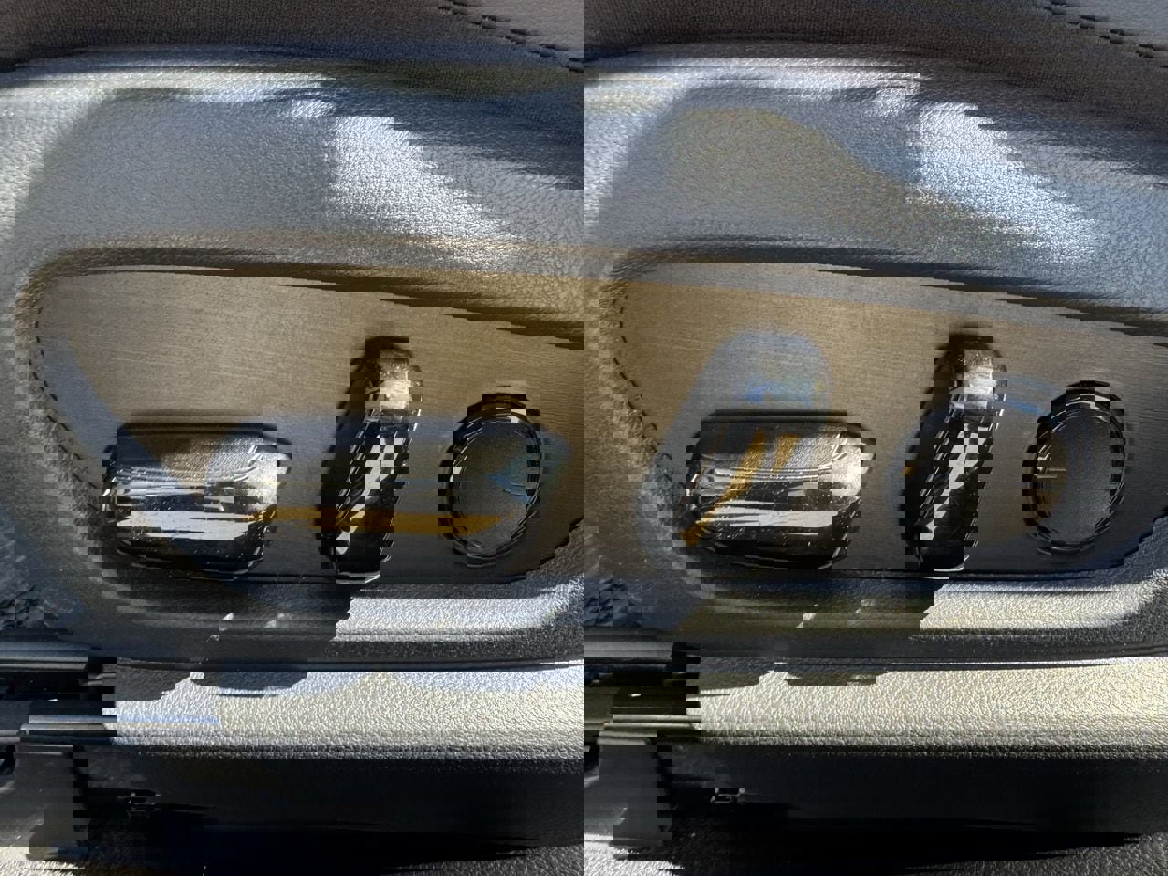 Used 2025 Lexus ES 300h F Sport w/ Accessory Package (Z2) image 28