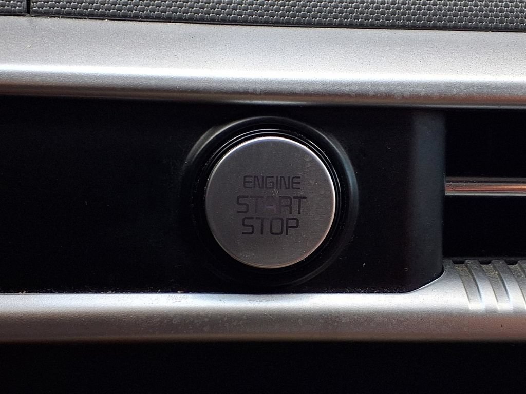 Used 2021 Kia K5 GT-Line AWD/4WD image 9