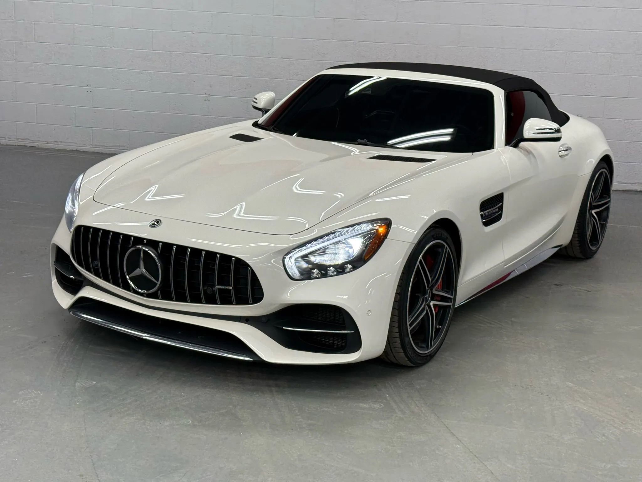 Used 2018 Mercedes-Benz AMG GT C image 3