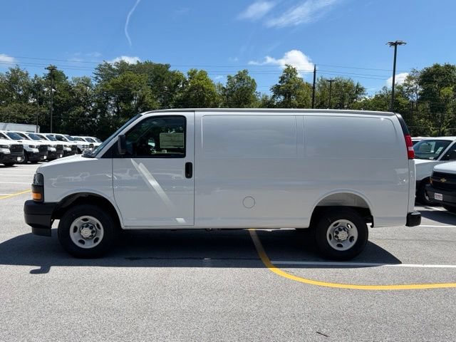 New 2026 Chevrolet Express 3500 w/ Driver Convenience Package RWD image 4