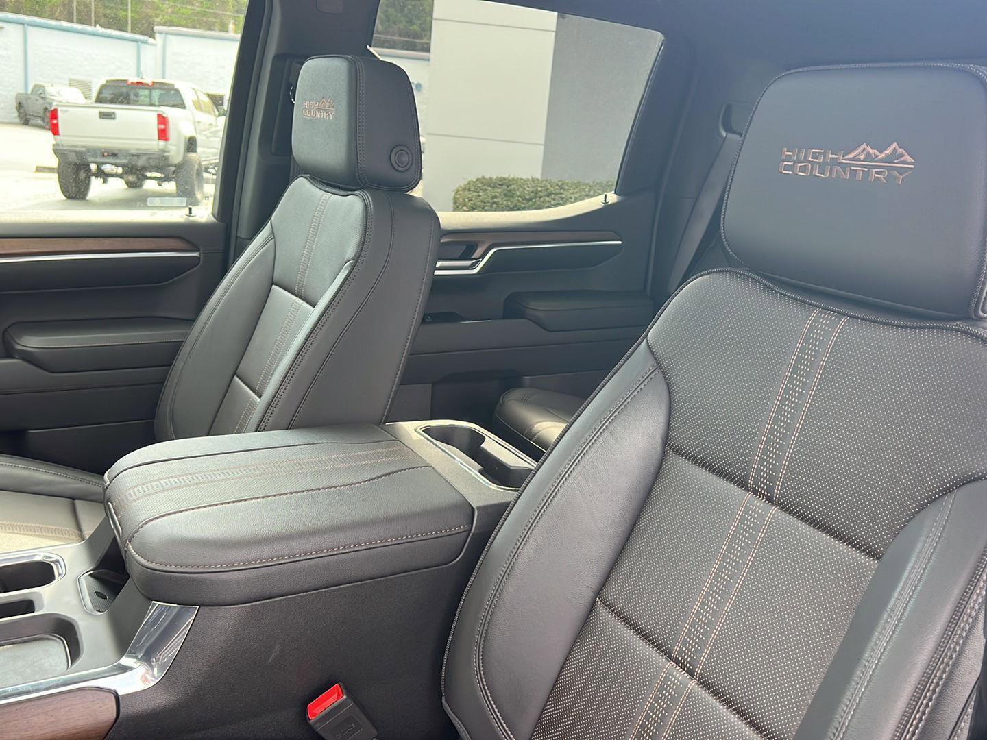 Used 2024 Chevrolet Silverado 1500 High Country w/ High Country Premium Package image 32