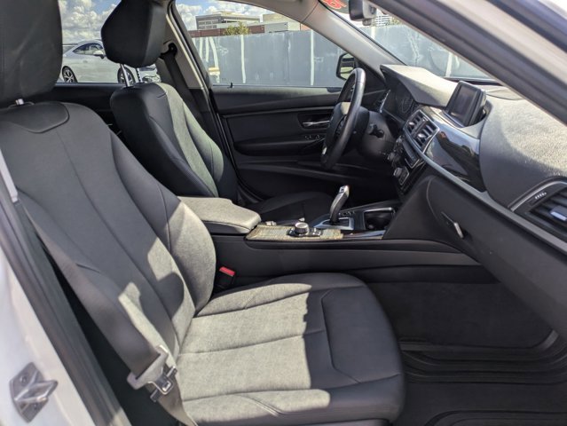 Used 2018 BMW 320i Sedan w/ Convenience Package image 20