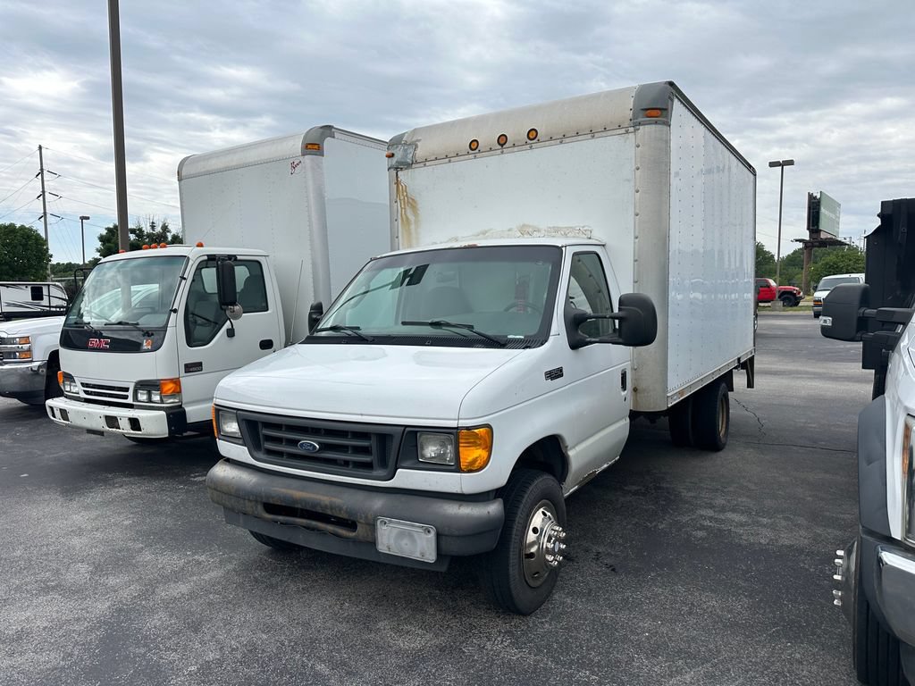 Used 2003 Ford E-350 and Econoline 350 Super Duty RWD image 1