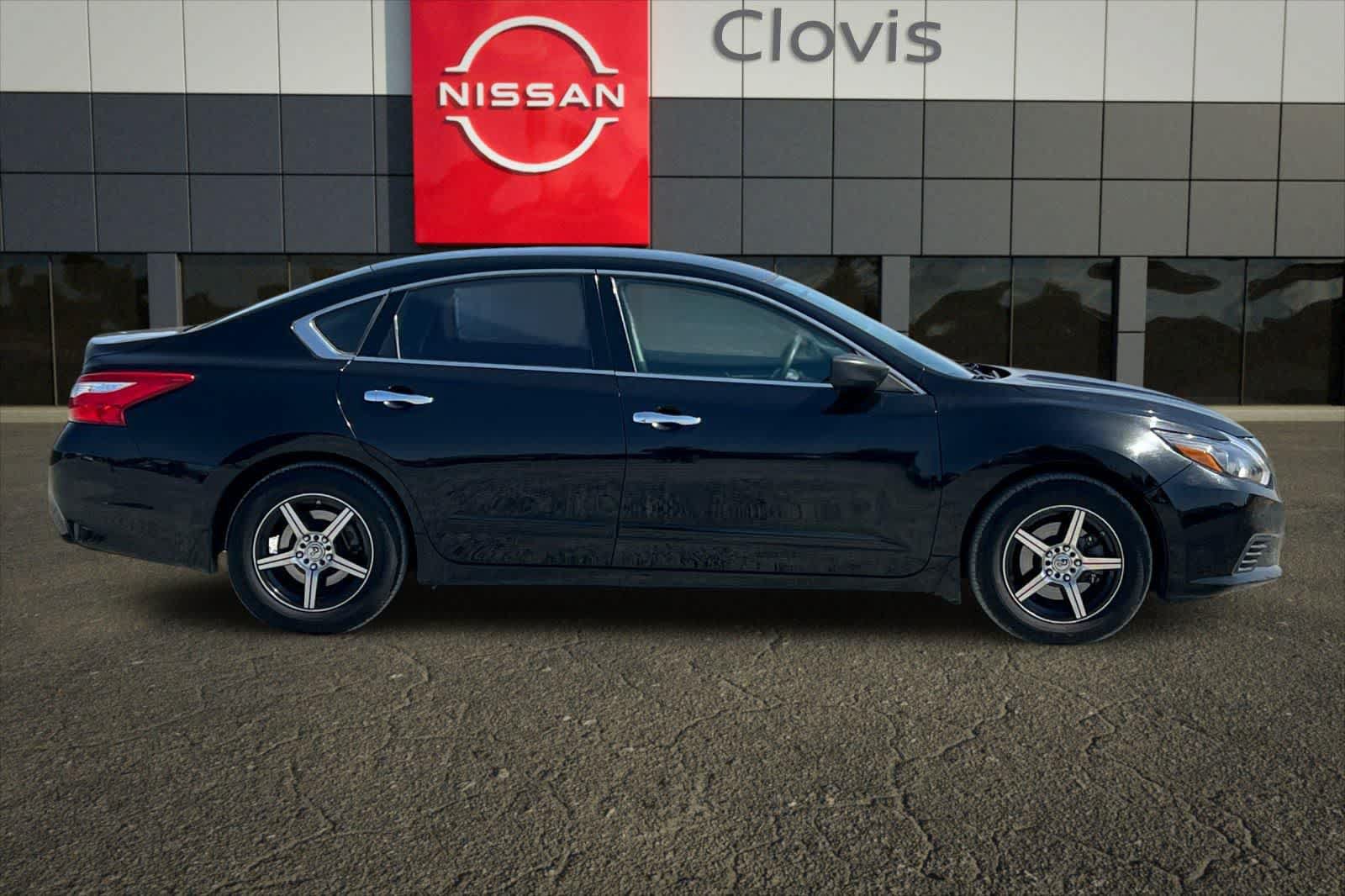 Used 2017 Nissan Altima 2.5 S w/ Power Driver Seat Package FWD image 9