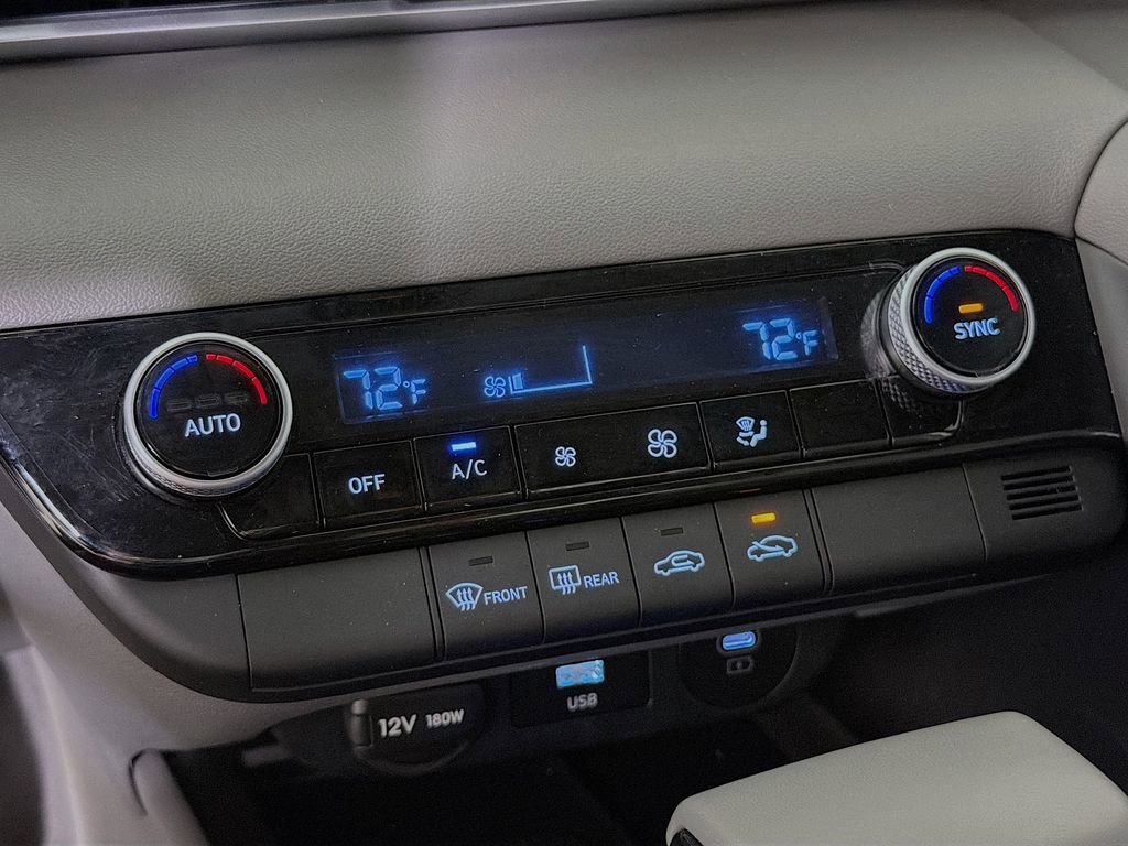 Used 2025 Hyundai Elantra Sport FWD image 18