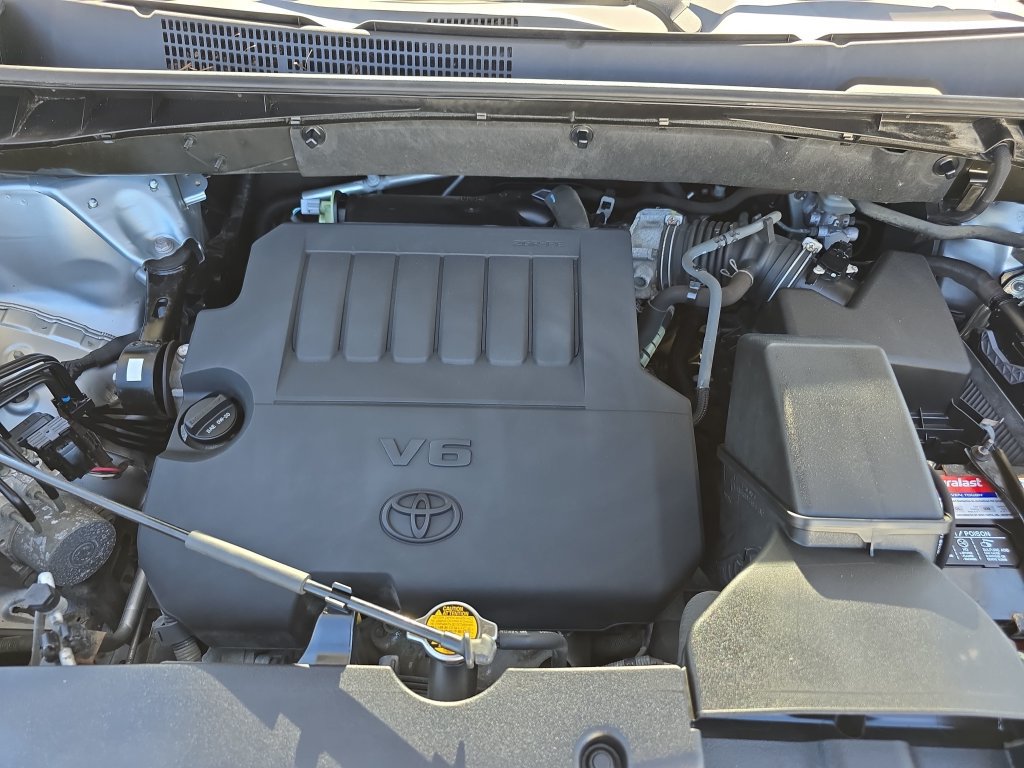 Used 2014 Toyota Highlander Limited Platinum FWD image 36