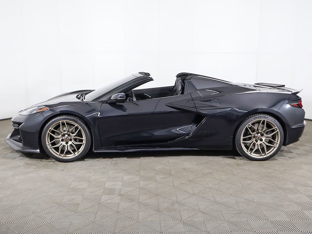 Used 2024 Chevrolet Corvette Z06 w/ Stealth Interior Trim Package RWD image 20