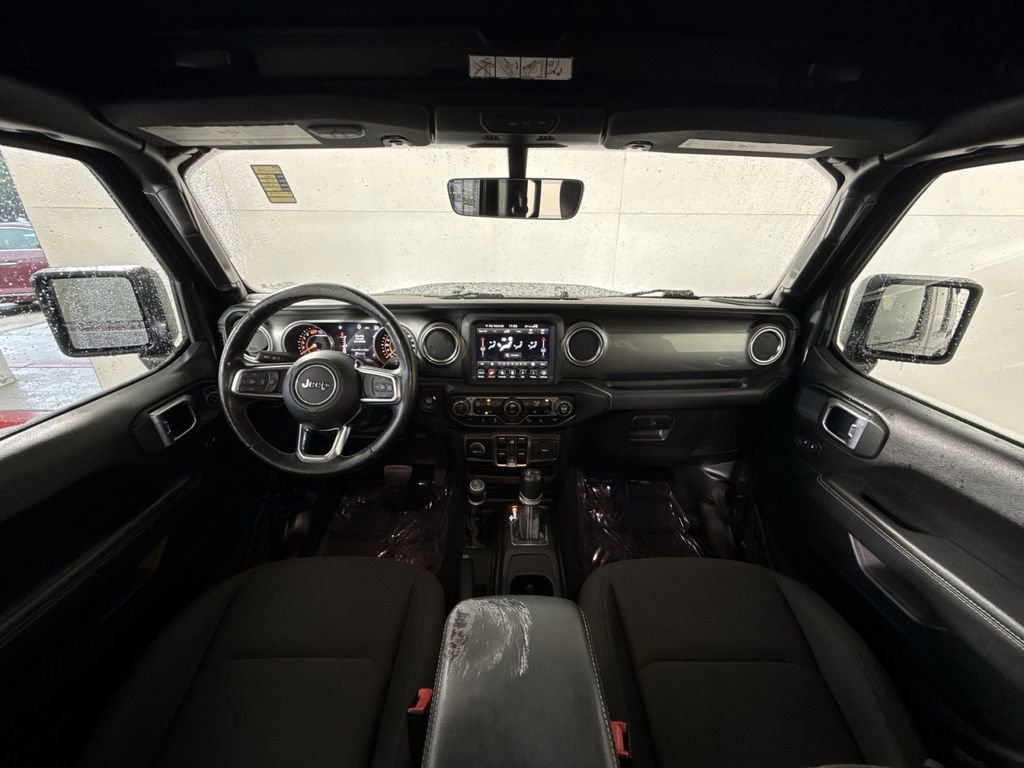 Used 2020 Jeep Wrangler Unlimited Sahara AWD/4WD image 23